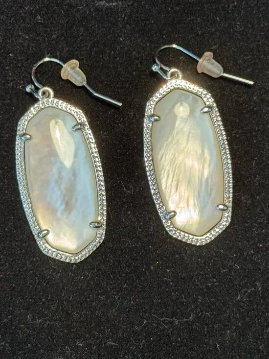 Kendra Scott Elle Silver Drop Earrings in Mother of Pearl - Picture 4 of 5